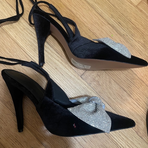 ASOS Designs black velvet stiletto lace up heels with big bling bow detail wms 8 - Picture 2 of 5
